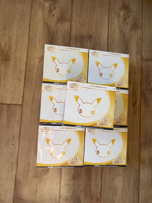 Pokemon tcg 30th Anniversary Collection Elite Trainer Box