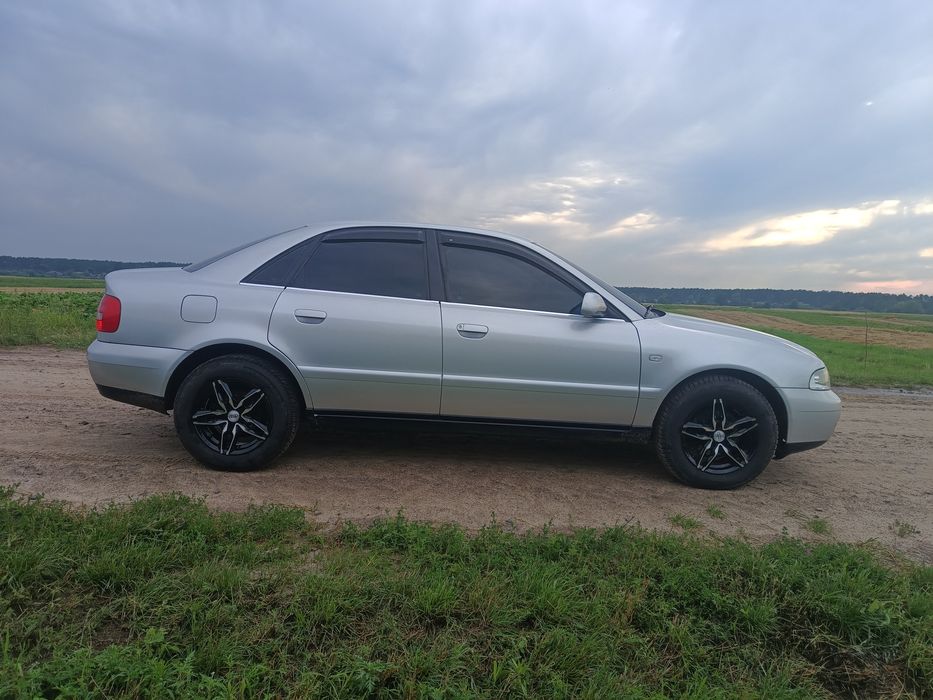 Продам надійну Audi A4,1.6 mpi