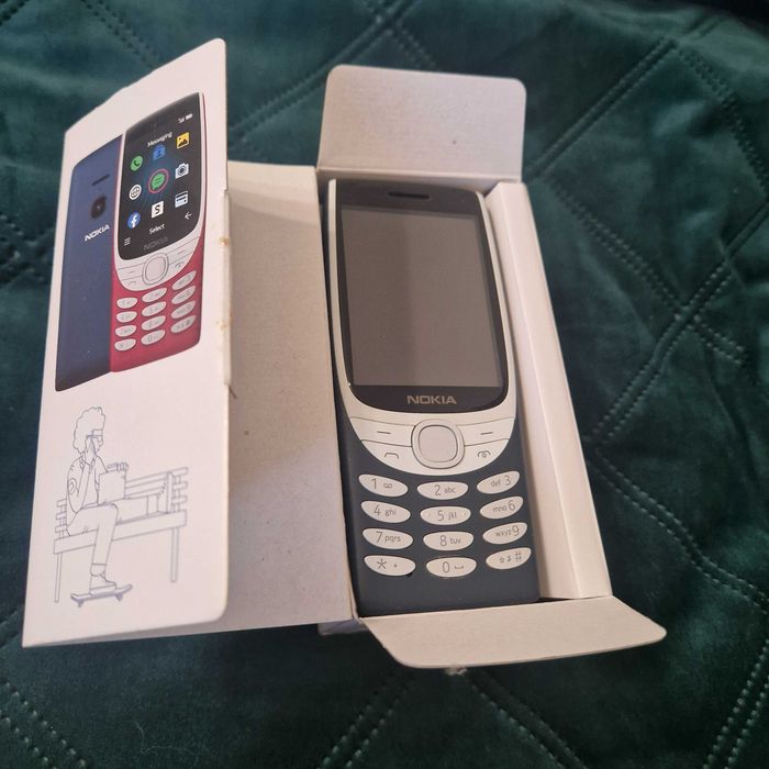 Nokia 8210 4G telefon