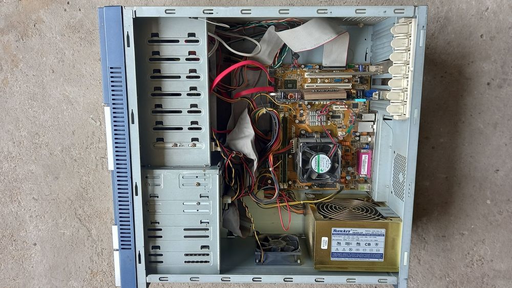 Komputer stacjonarny