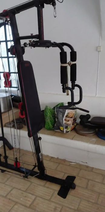 Máquina de Musculação Multiestação – Peito, Costas, Braços e Pernas