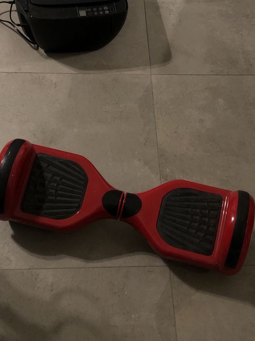 Czerwony hoverboard