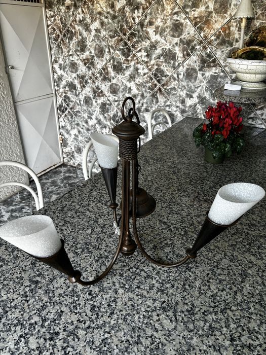 Conjunto de candeeiros rústicos de teto