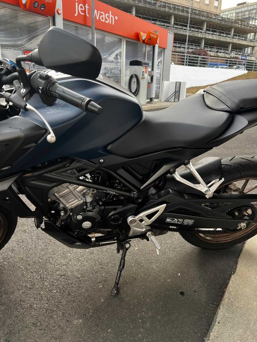 Moto honda CB125R 2023