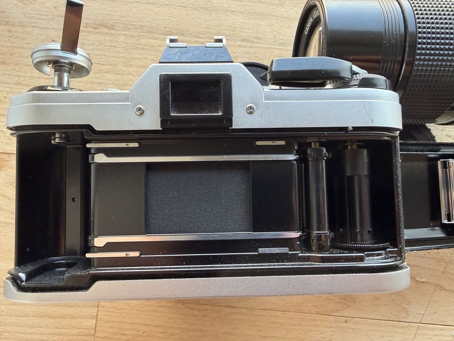 Canon AE-1 impecavel, 2 lentes