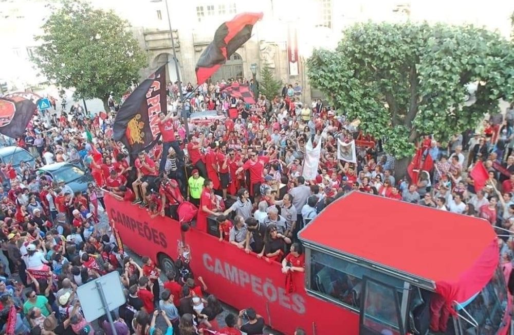 Autocarro Panorâmico Eventos.
(01 Andar).