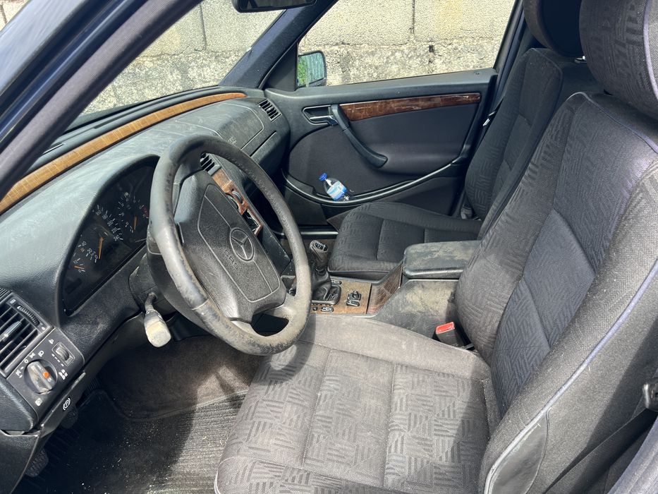 Mercedes C 180 gasolina.