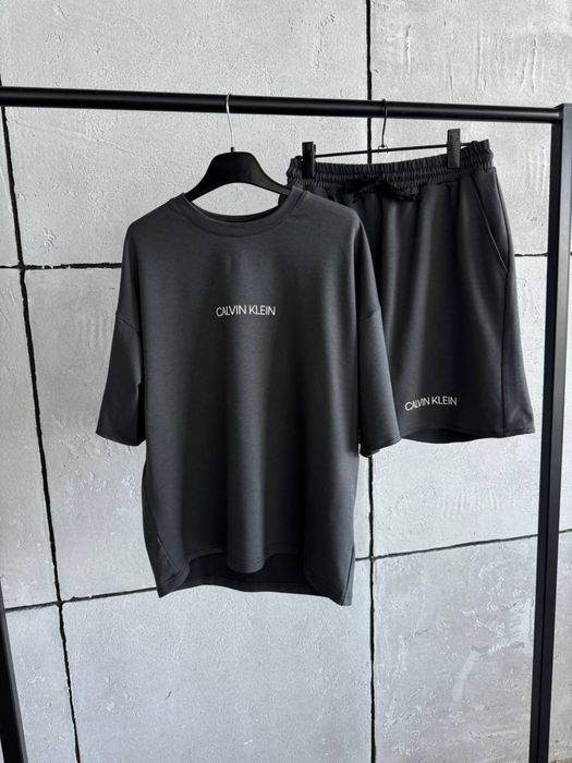 Oversize костюм Calvin Klein