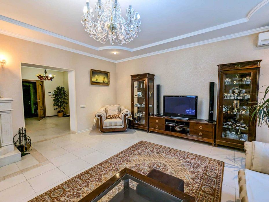 Продажа 2-х эт. дома на НАБЕРЕЖНОЙ, цена снижена на 50%, торг возможен