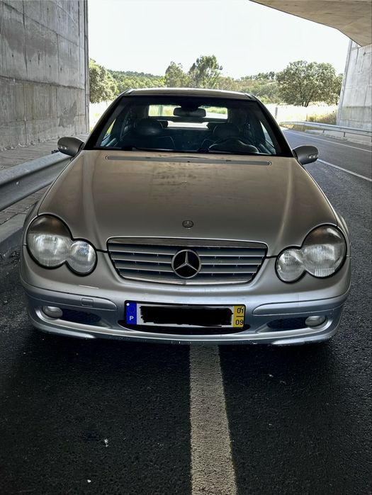 Mercedes Benz C220 CDI Sport Coupe foto 5