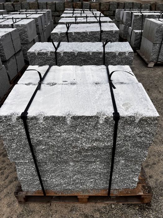 bloki granitowe surowo łupane producent