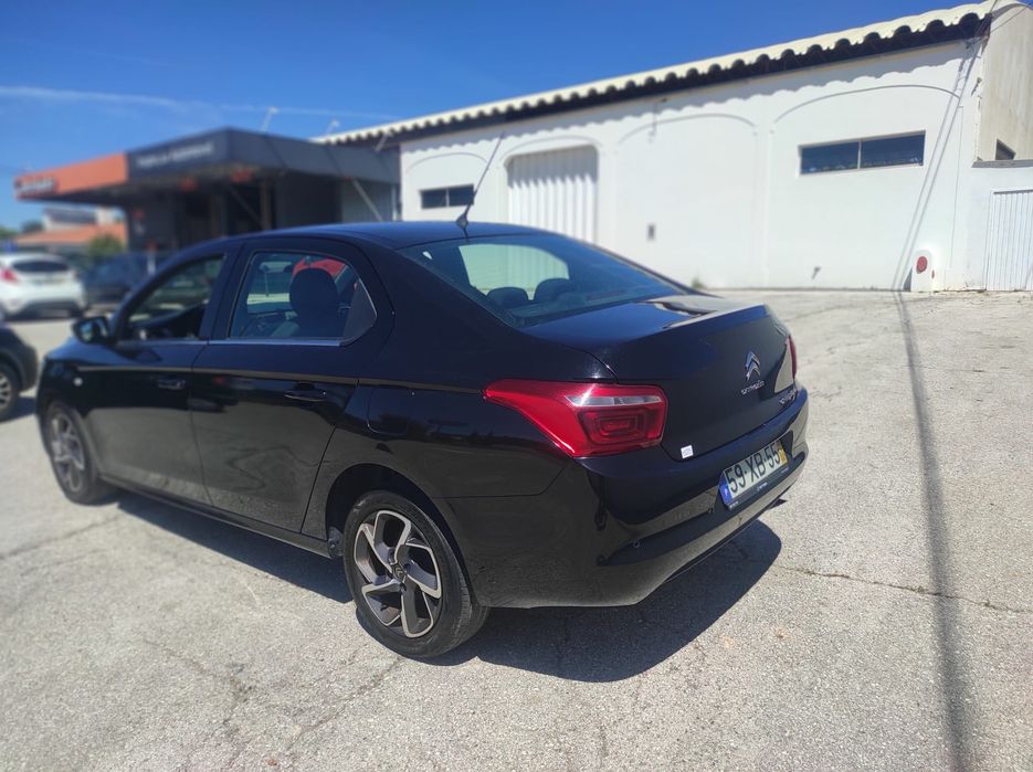 Citroën C-Elysée bom estado