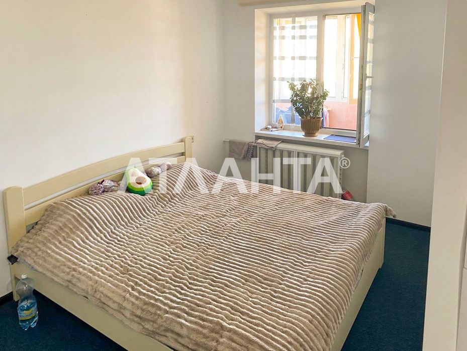 2-комнатная квартира в кирпичном доме возле Парка победы