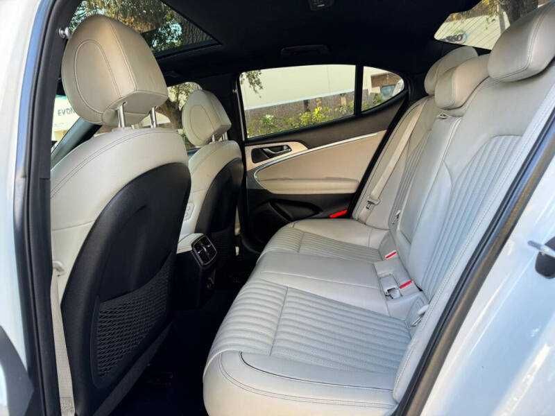 2023 Genesis G70