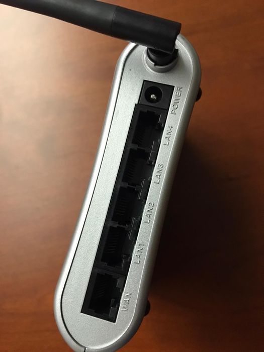 Router SMC Networks 54 Mbps 4 Portas