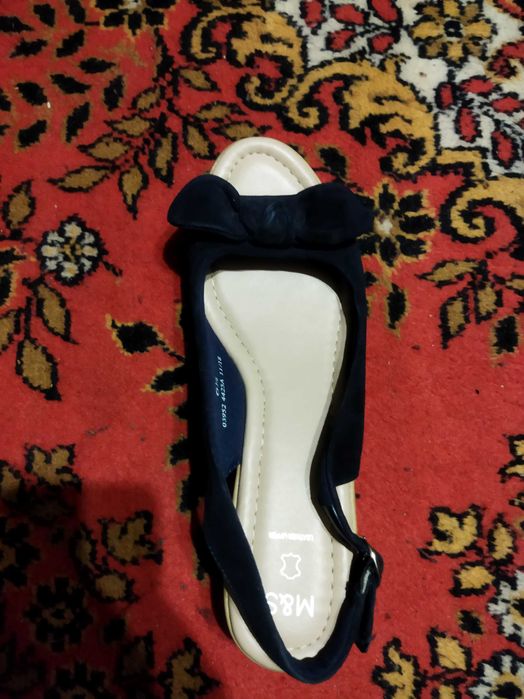 Продам босоножки