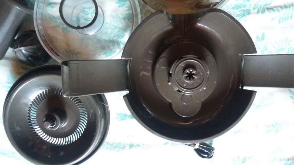 Соковыжималка MOULINEX JU 385 H30