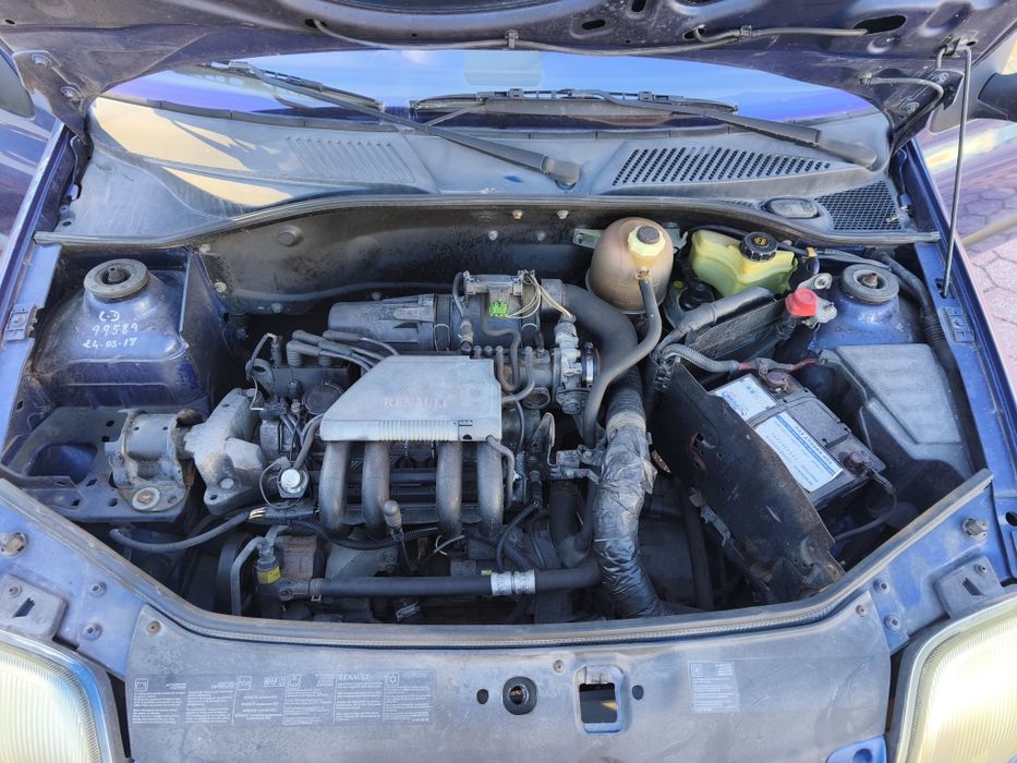 Renault Clio II  1.2 Gasolina 1999