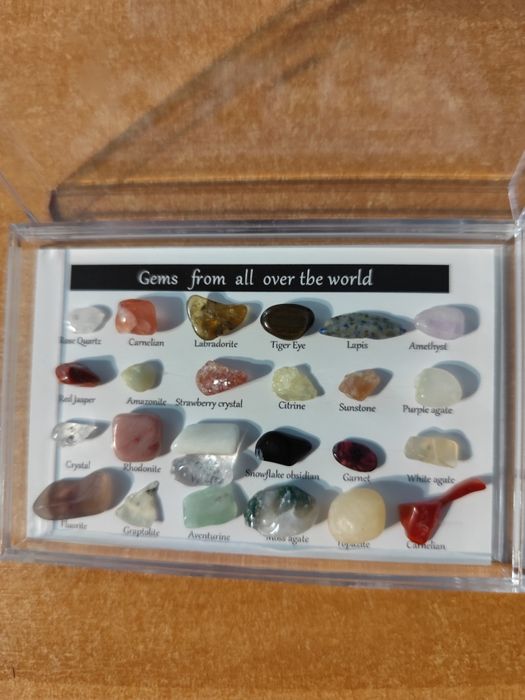 Piękny zestaw 25 kamieni szlachetnych na prezent agat ametyst obsydian