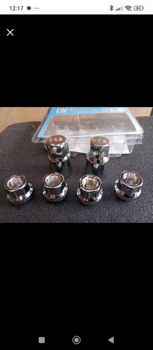 Parafusos e porcas de segurança