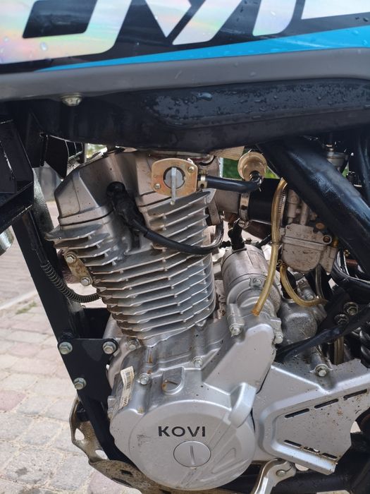 Продаю мотоцикл Кові адванс 250