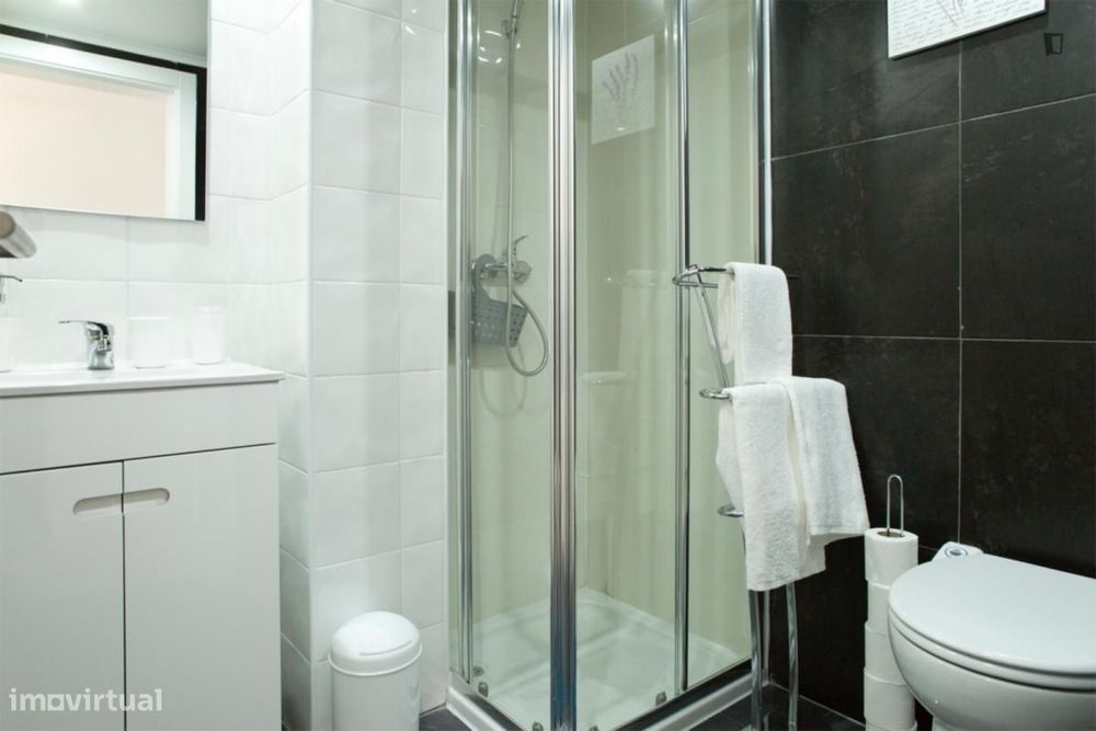 Quarto - localizado em Chelas Lisbon
