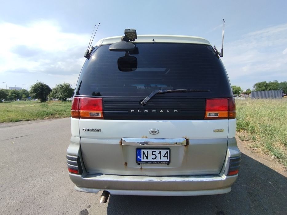 Nissan Elgrand E50