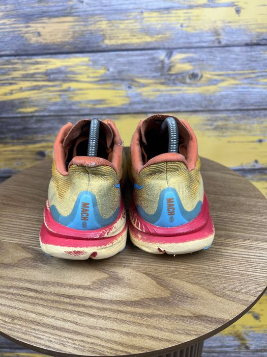 Оригінал розмір 42 кросівки Hoka Mach 6