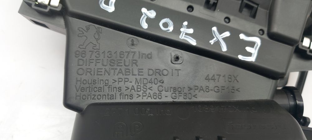 Difusor / saída de ar PEUGEOT 2008 I (CU_)