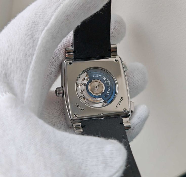 Чоловічий годинник Ulysse Nardin Automatic Quadrato Dual Time 243-92
