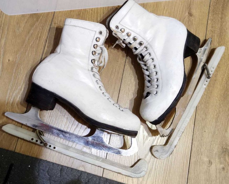 Ковзани шкіряні, б/у,  фігурні вироб СРСР, 36-37 , Білі якісні 3axиcт