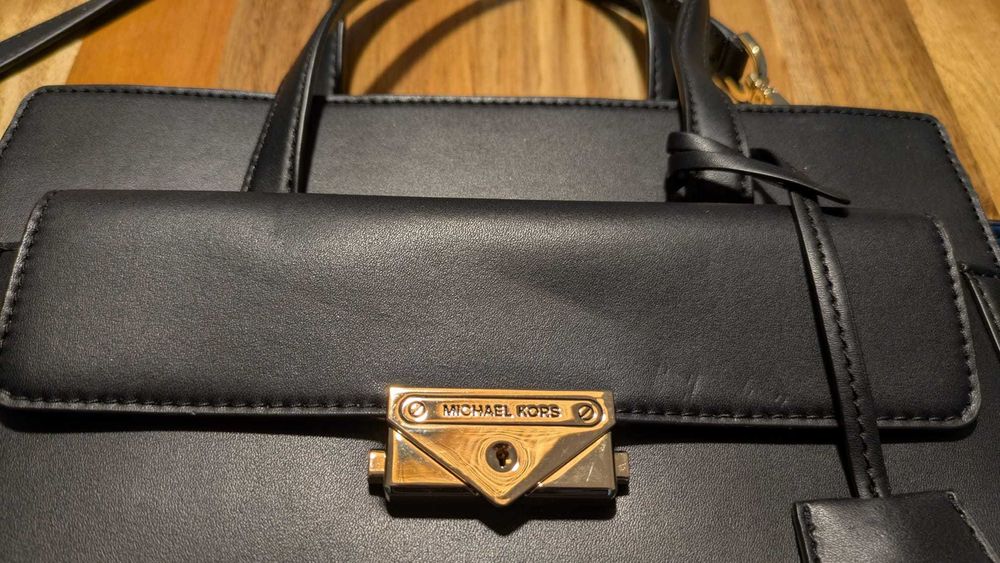 Mala Michael Kors Original – Nunca Usada – Preta/Ferragens Douradas