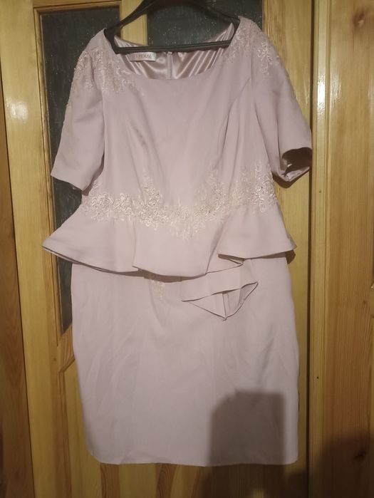 Святкова сукня великого розміру