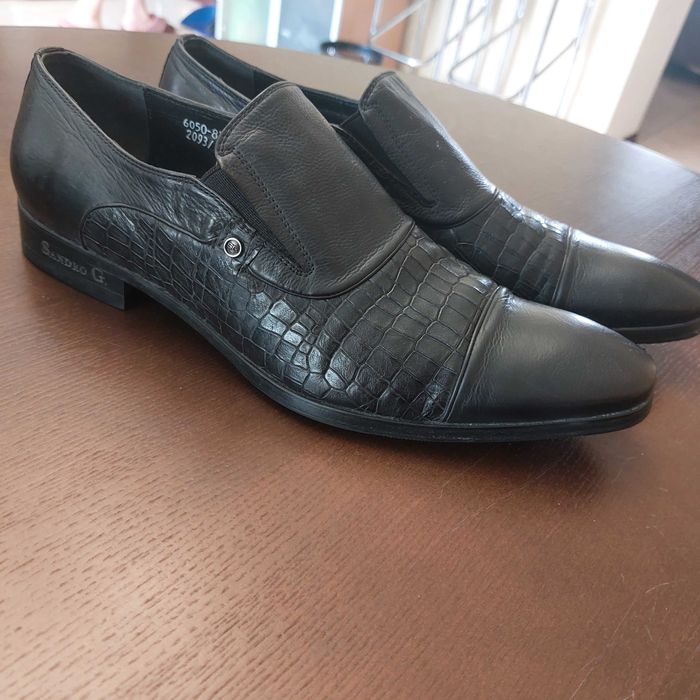 Чоловіче взутя нове