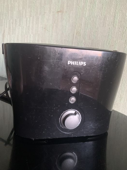 Тостер Philips.
