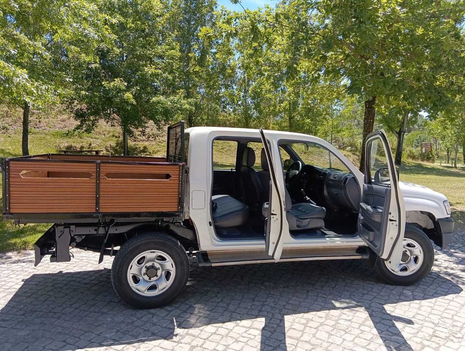 Toyota Hilux D4D  4x4 cabine dupla ano 2004 com IVA dedutível