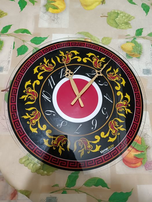 Relógio grande de parede