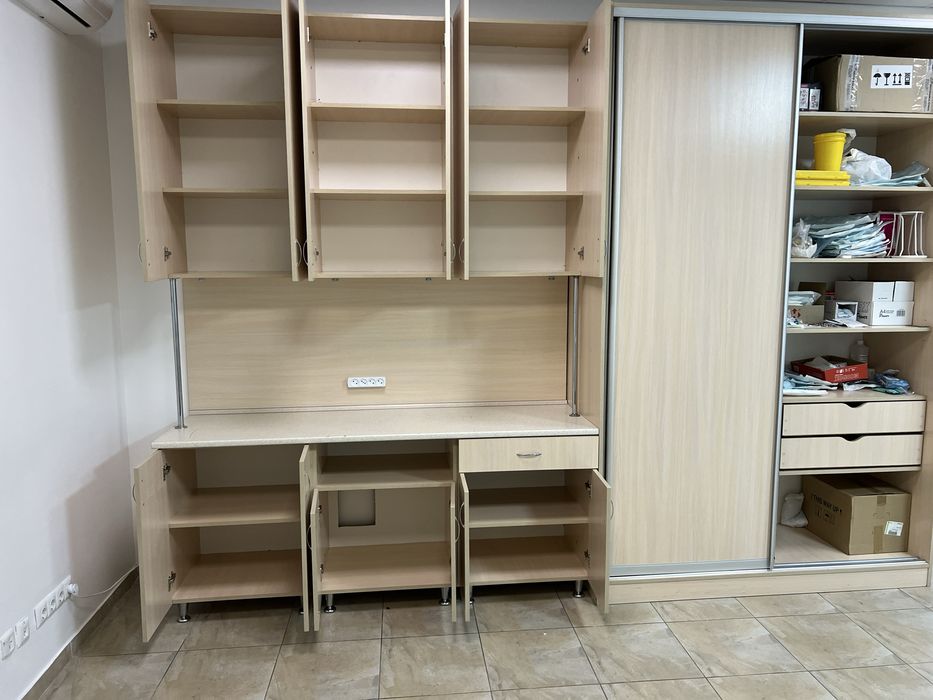 Велика біла шафа