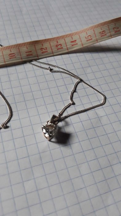 Sprzedam srebrny łańcuszek z wisiorkiem