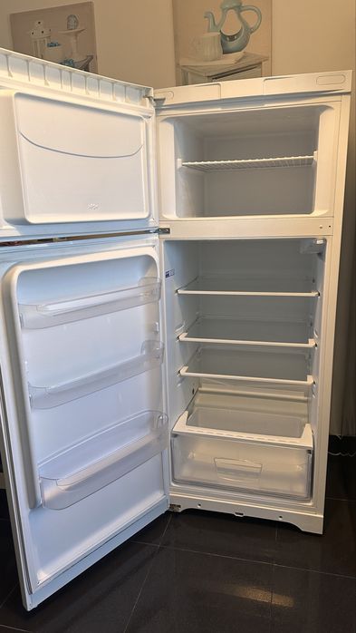 Frigorifico indesit a funcionar