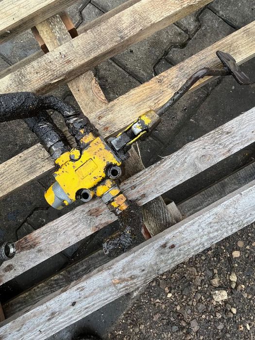 vv063929287 rozdzielacz, sekcja do młota teleskopa jcb 3cx, 4cx