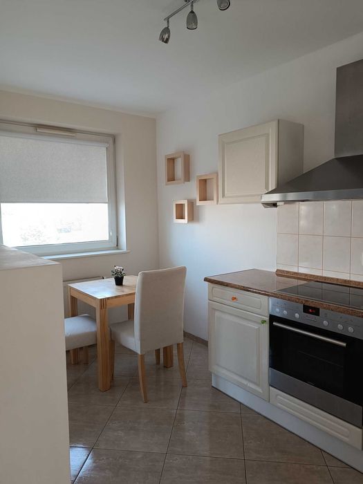 WYNAJMĘ  jasną i przestrzenną KAWALERKĘ 35m²  SKM Kiełpinek  CH AUCHAN