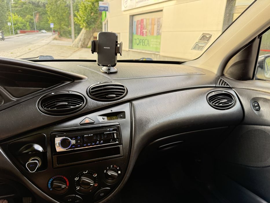 Ford Focus 1.4 – 2002 | Fiável e pronta a circular!
