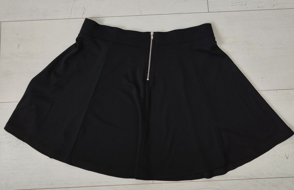 Krótka spódniczka rozm M