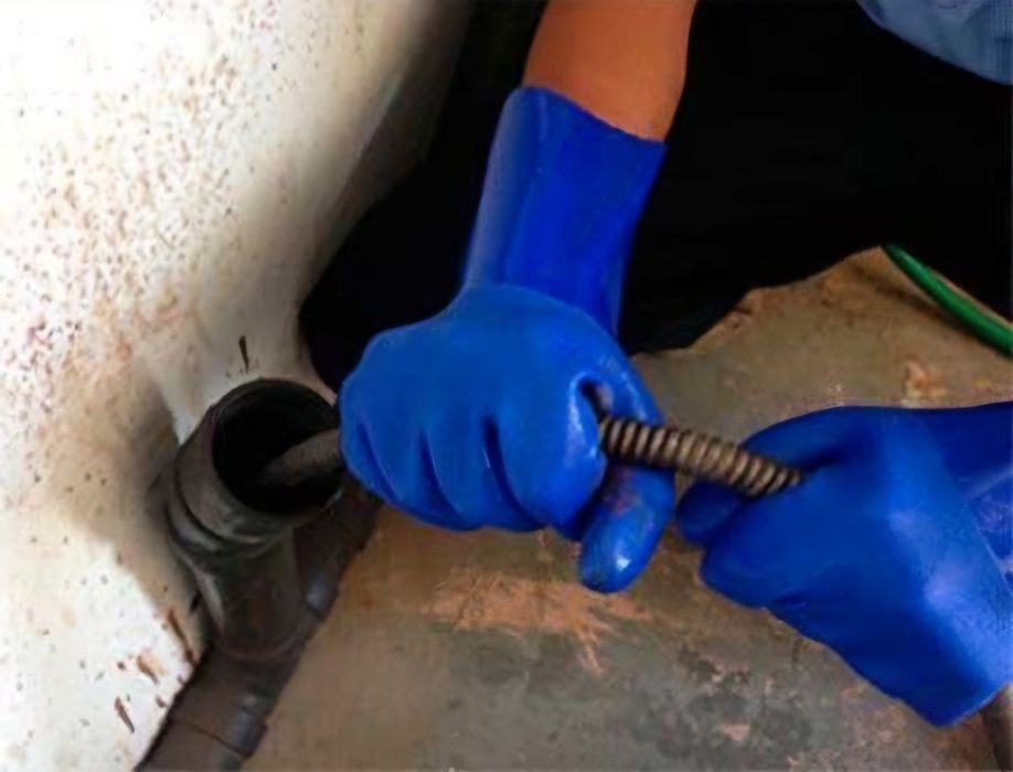 Чистка ТРУБ канализации. слевных ям, септиков. Копка слевных ям под кл