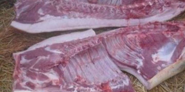 Продам свинину четвертинами
