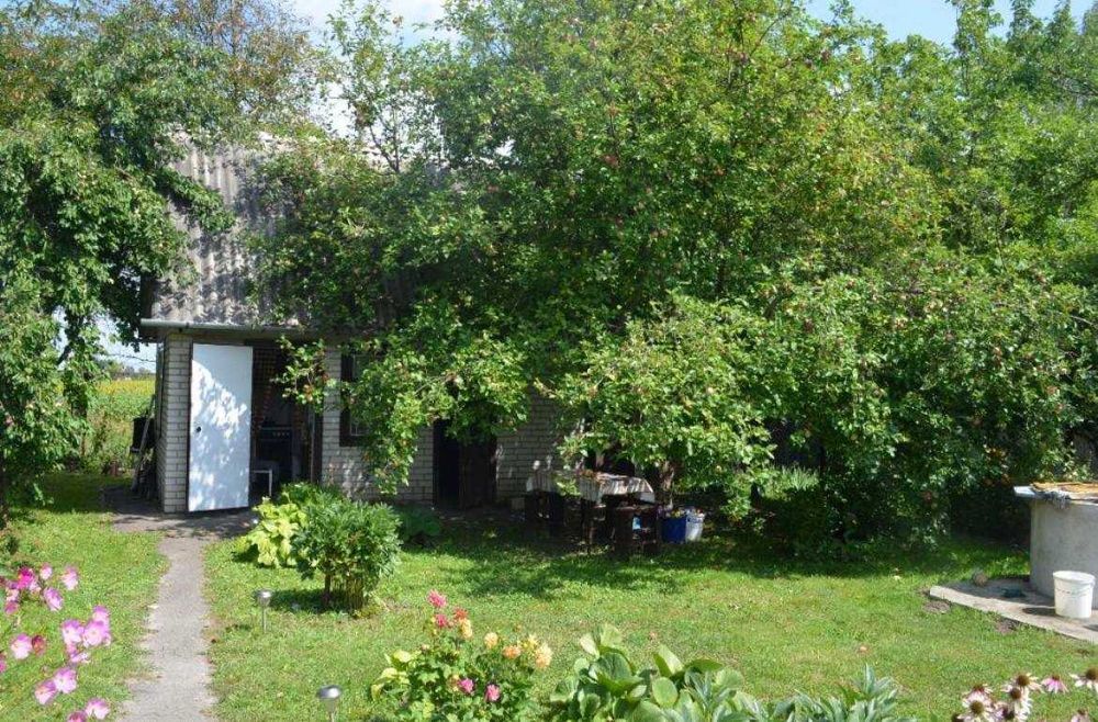 Просторий будинок в Загальцях - тихе місце для життя.