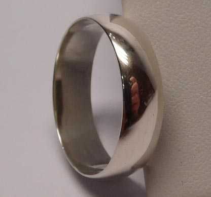 Srebrna gładka półokrągła obrączka  R.29. 7 mm.