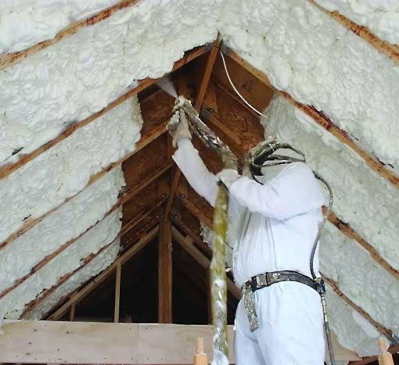 Утеплення даху / будинку / ангару піною. Безшовне покриття. Теплоізоляція. ППУ