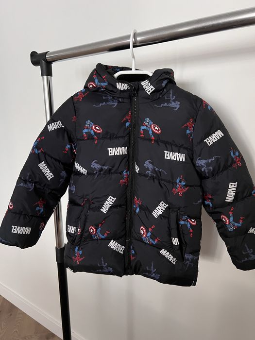 Куртка з принтом Марвел